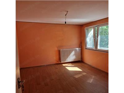 Vanzare Apartament 3 Camere Semidecomandat Berceni-Nitu Vasile