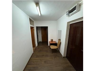 Vanzare Apartament 4 Camere Semidecomandat Piata Sudului-Tulnici