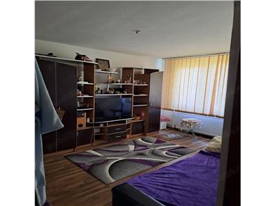 Vanzare Apartament 4 Camere Decomandat Berceni - Straja