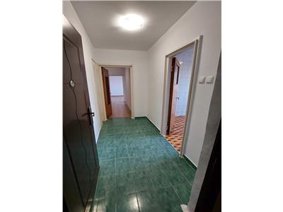 Vanzare Apartament 3 camere Bld. Brancoveanu - Covasna