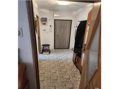 Inchiriere Apartament 3 Camere Semidecomandat Berceni-Vatra Dornei