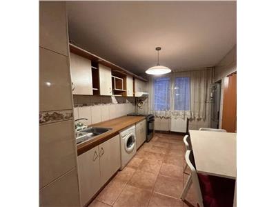 Vanzare Apartament 3 Camere Semidecomandat Aparatorii Patriei-Moldovita